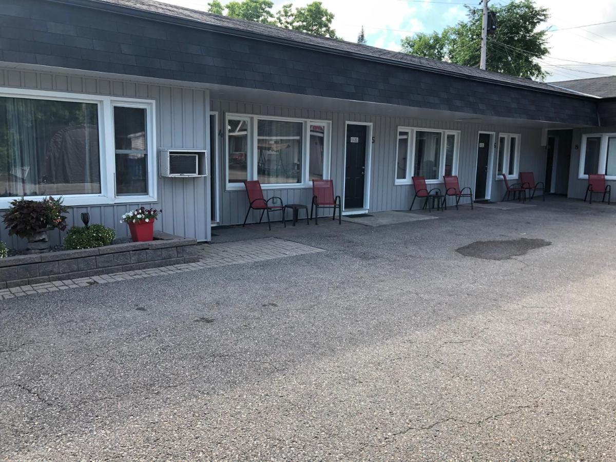 Bobcaygeon New Rockland Motel מראה חיצוני תמונה